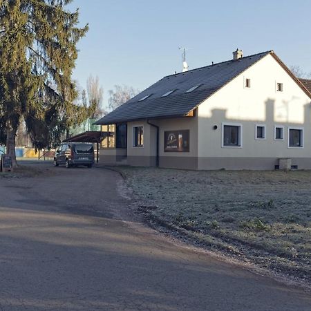 Penzion&Pizzerie U Massima Vyškov Buitenkant foto