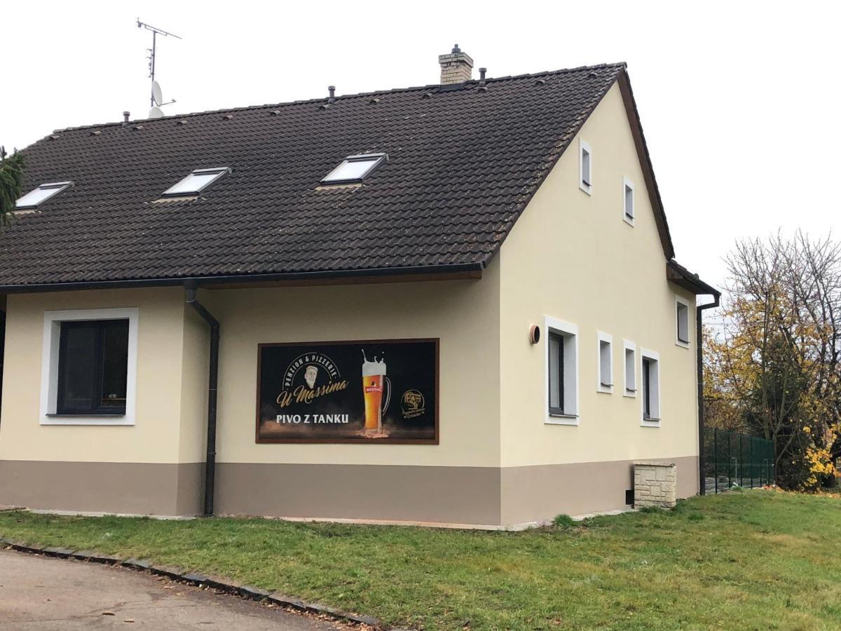 Penzion&Pizzerie U Massima Vyškov Buitenkant foto