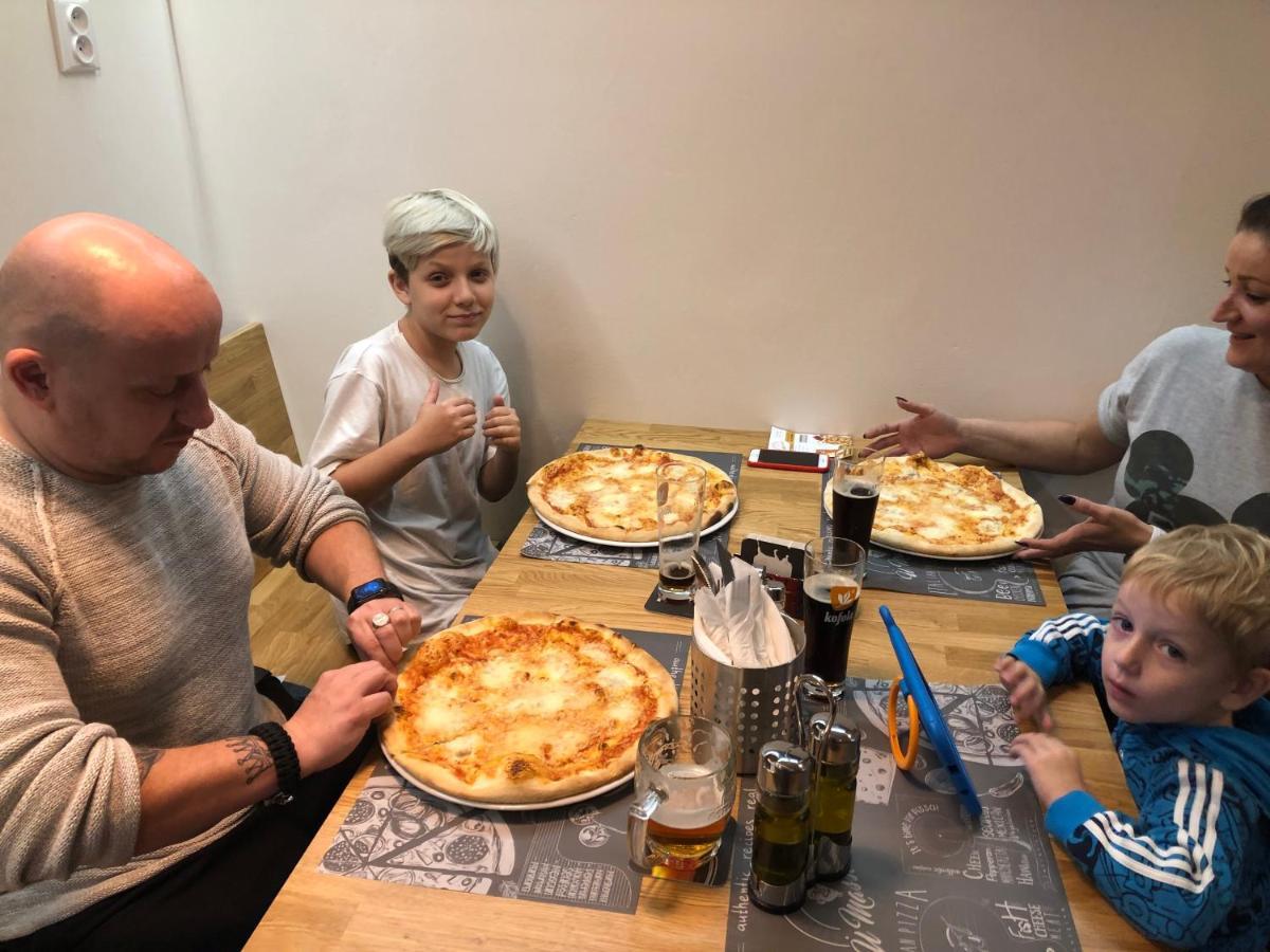 Penzion&Pizzerie U Massima Vyškov Buitenkant foto