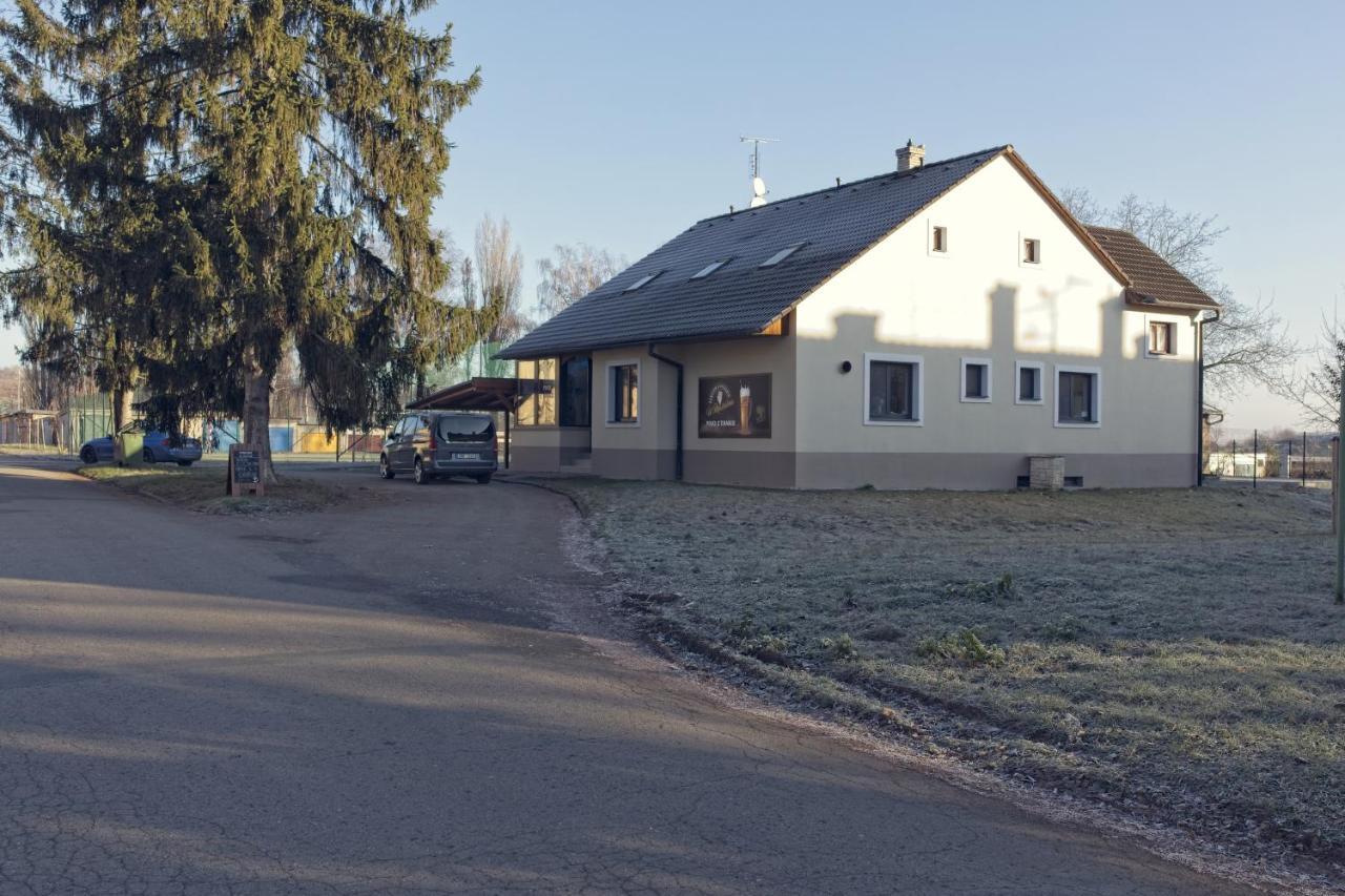 Penzion&Pizzerie U Massima Vyškov Buitenkant foto