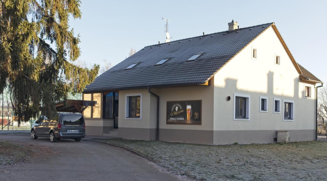Penzion&Pizzerie U Massima Vyškov Buitenkant foto