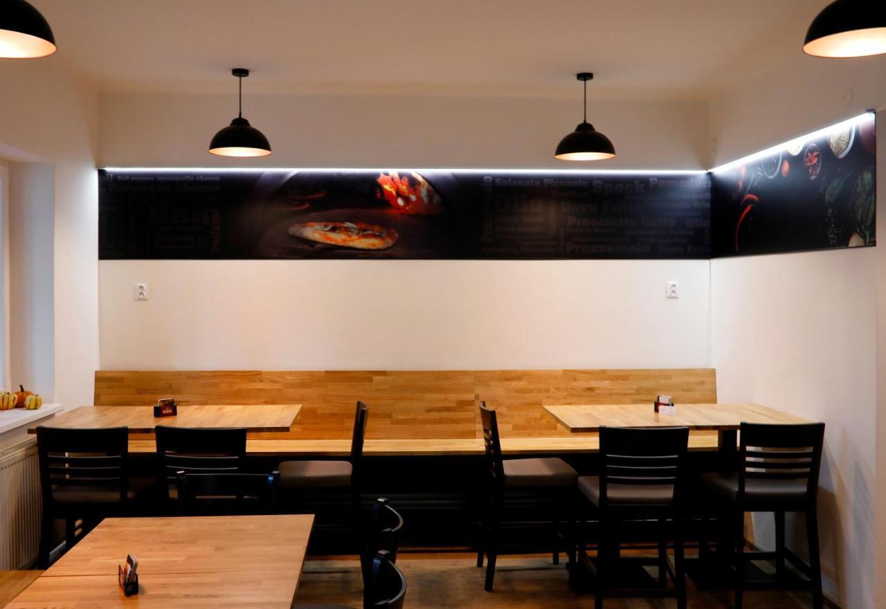 Penzion&Pizzerie U Massima Vyškov Buitenkant foto